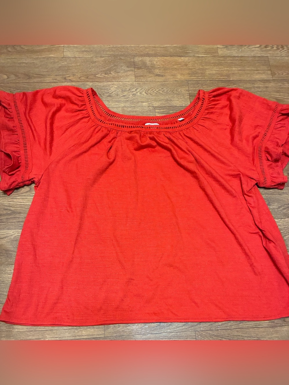 Women’s Red Scoop Neck Short Sleeve Top NWT